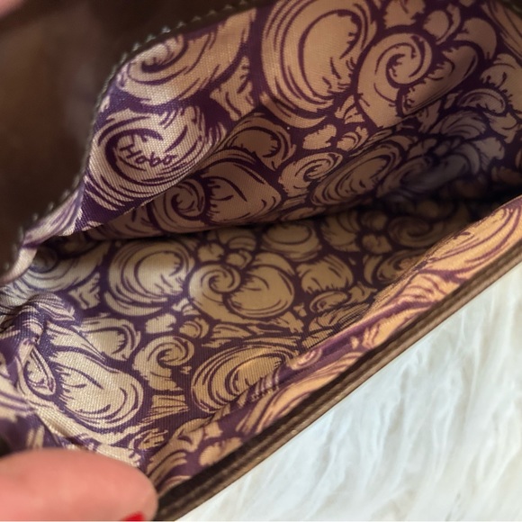 Hobo brown leather crossbody bag - Picture 9 of 16